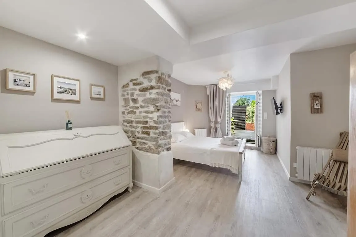 Tassigny - Charmant Appartement/ Terrasse - Port Vannes 0*,  France